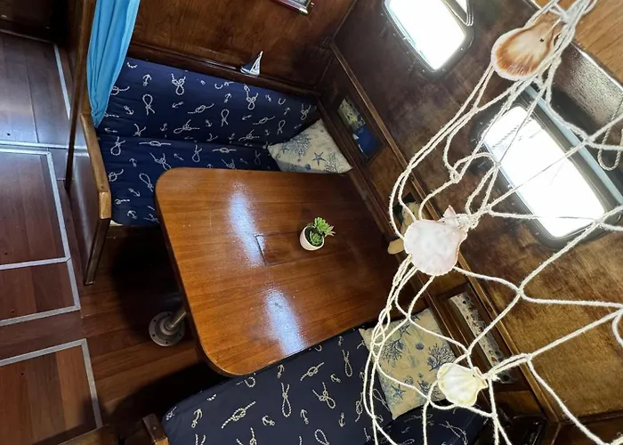 Båthotell Aloha Jak's Boat Alassio