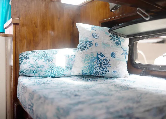 船屋 Aloha Jak's Boat