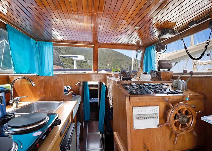 船屋 Aloha Jak's Boat