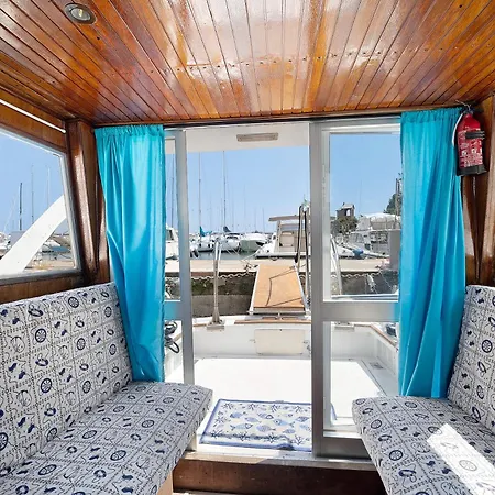 Botel Aloha Jak's Boat Alassio