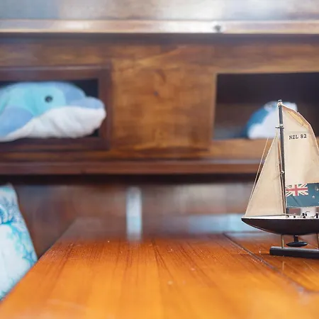 Botel Aloha Jak's Boat Alassio