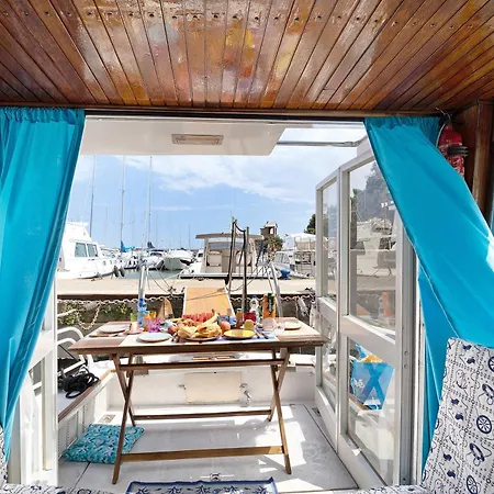 Aloha Jak's Boat Ботель