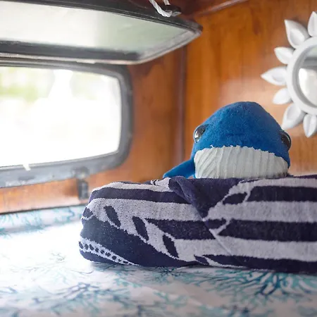 Aloha Jak's Boat 船屋 *