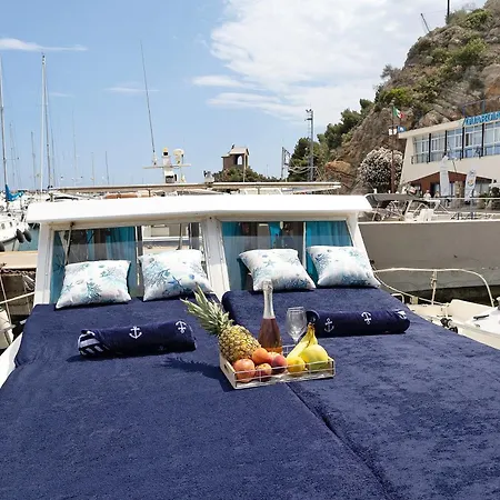 Aloha Jak's Boat 船屋 阿拉西奥