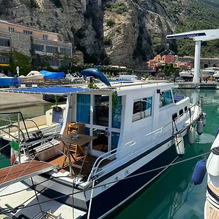 Aloha Jak's Boat 船屋 阿拉西奥
